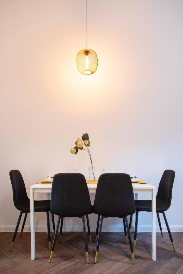 Modern And Design Apartment Near The Main Square Zagreb Luaran gambar