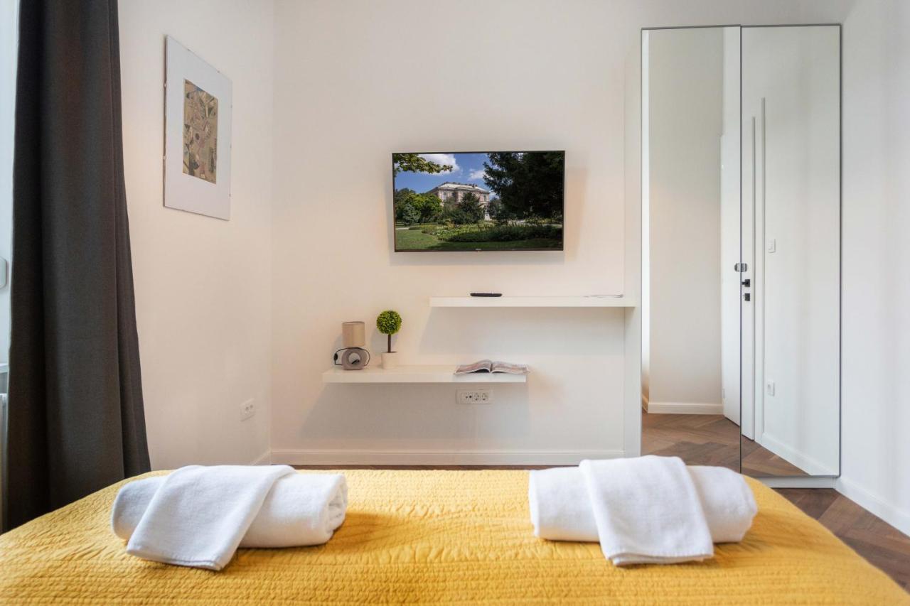 Modern And Design Apartment Near The Main Square Zagreb Luaran gambar